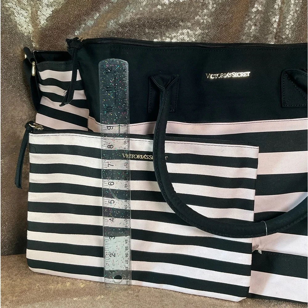 2PC Victoria’s Secret tote - Picture 9 of 12